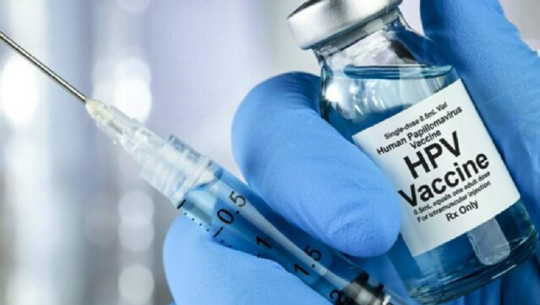 बाजुरामा करिब १ हजार बढीलाई एचपिभी खोप लगाईदै