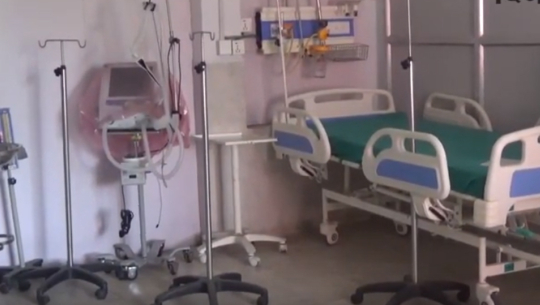 महाकाली अस्पतालमा चार वर्षदेखि थन्किएका आईसियुका उपकरण 