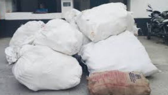 कञ्चनपुरबाट ३ लाख ४३ हजारको सामान नियन्त्रणमा