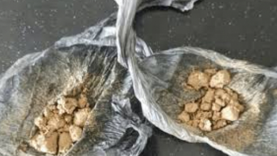 Teenage girl from Dhangadhi arrested with heroin at Doke bazaar