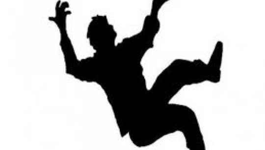 Man Injured in Cliff Fall While Harvesting Straw