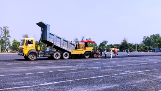 कञ्चनपुरको मझगाउँ विमानस्थलको धावनमार्ग कालोपत्रको काम सुरु