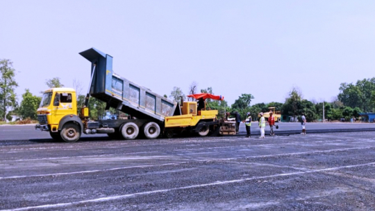 कञ्चनपुरको मझगाउँ विमानस्थलको धावनमार्ग कालोपत्र