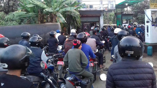 ट्याङकर व्यवसायीको सिण्डीकेटले पेट्रोलियम पदार्थको अभाव कायमै रहने