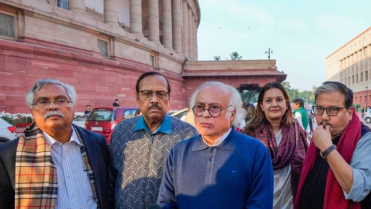 भारतमा एकैदिन ७८ सांसद निलम्बित