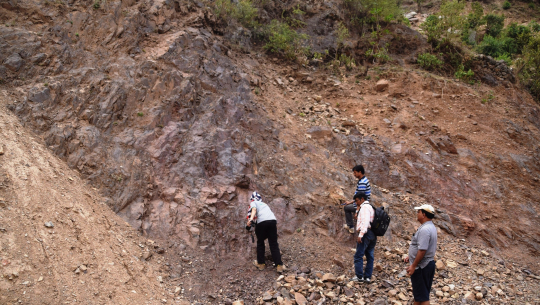 फलाम खानी पत्ता लगाउन भु–गर्भविदहरुको टोली बझाङमा