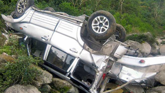 बाजुराबाट छुटेको जिप अछाममा दुर्घटना