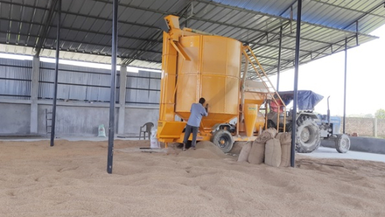 ड्रायर मेशिन भित्रिएपछि कृषक उत्साहित