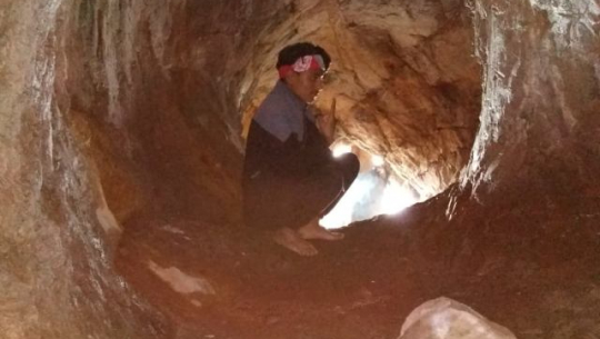 लकडाउनको बेला आन्तरिक पर्यटकको रोजाइमा पर्‍यो बझाङको कैलाश गुफा