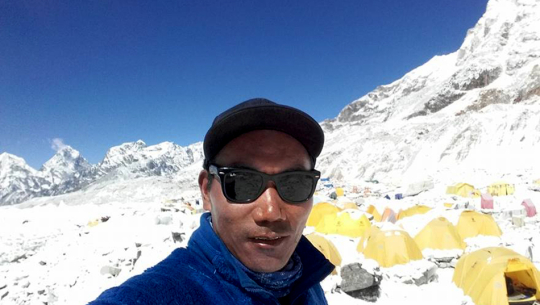 २३ औं पटक सगरमाथाको चुचुरोमा : कामीरिता शेर्पा