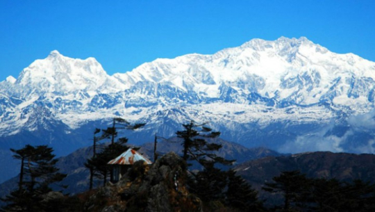४७ आरोही कञ्चनजङ्घाको आधार शिविरमा 