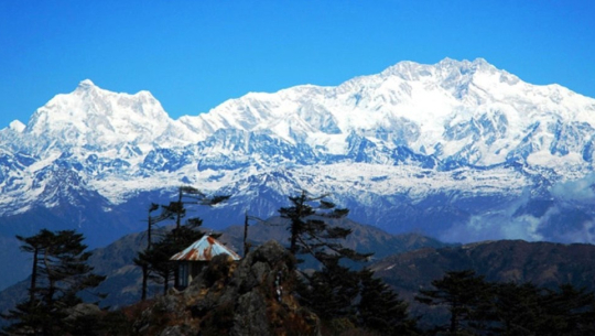 कञ्चनजङ्घामा आन्तरिक पर्यटकको चहलपहल