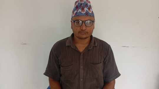 धनगढी ७ मनेहराका दिनेश प्रसाद जोशीले गरे कपडा सहयोग