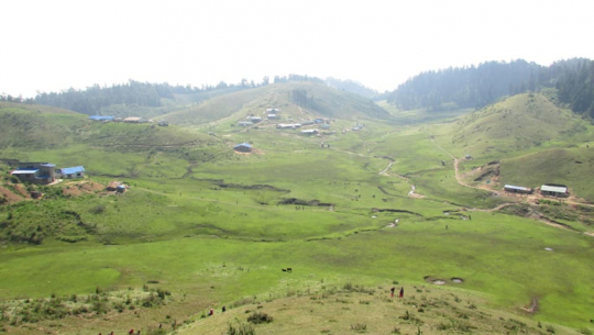 लथालिङ्ग बन्यो खप्तड पर्यटन विकास समिति