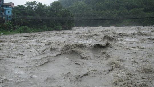 कर्णालीमा पानीको बहाव बढ्यो