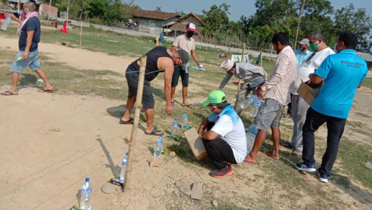 धनगढीमा क्वारेन्टाईनमा बसेकालाई खाद्यसामाग्री वितरण