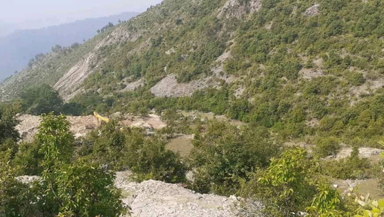 बझाङका निर्माणाधिन खेलमैदान अलपत्र, अन्न बाली भित्र्याउने समय कुर्दै खेलाडीहरु