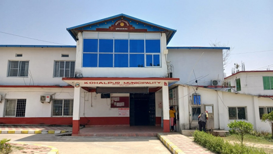 कोहलपुरका विद्यालय तीन दिन बन्द