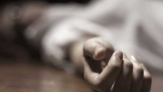कैलालीमा बाटोमा लडेर एक महिलाको मृत्यु
