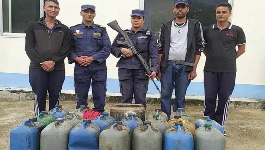 बाजुरामा घरेलु मदिरा बरामद 