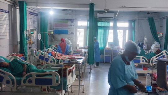 महाकाली प्रादेशिक अस्पतालः विशेषज्ञ सेवा बढेपछि बिरामीलाई शय्या अभाव