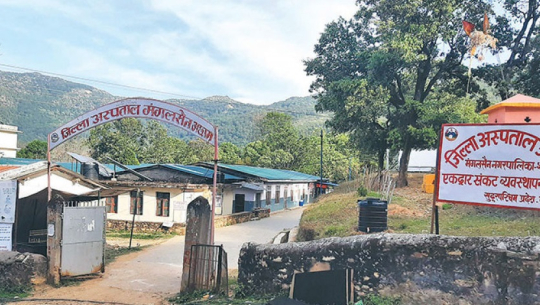 अछामका एक कोरोना संक्रमितलाई हेलिकोप्टरमार्फत काठमाडौं लगियो