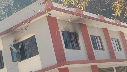 दार्चुलामा प्रमुख प्रशासकीय अधिकृतमाथि आक्रमण, जोगिए हाम फालेर