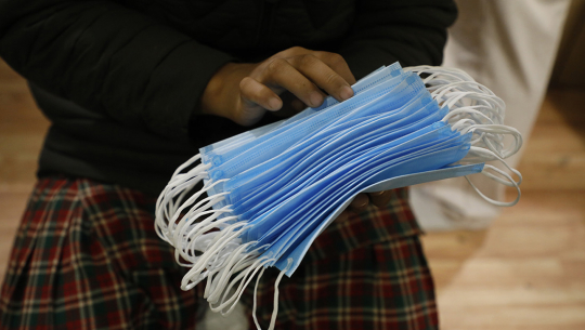 मास्कमा कालोबजारी गर्ने नेविसंघ बाजुराका नेतासहित ८ जना पक्राउ