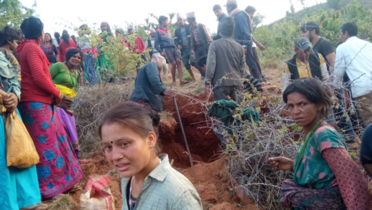 अछाममा माटो खन्ने क्रममा पुरिएर एक महिलाको मृत्यु