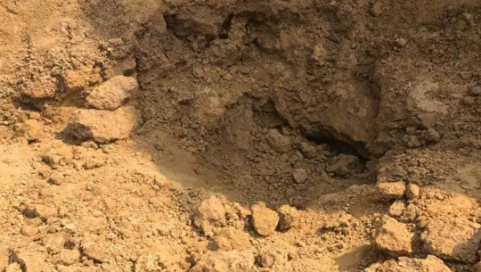 कञ्चनपुरमा माटोको ढिस्कोमा पुरिएर महिलाको मृत्यु