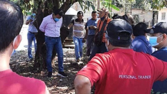 खानेपानी व्यवस्थापनमा भ्रष्टाचार गरेको भन्दे मेयरलाई बाँधियो रुखमा