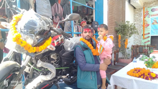 डोटीका ३ वर्षे सारांश भट्टले जिते मोटरसाइकल