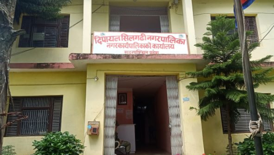 दिपायल सिलगढी नगरपालिकामा पाइप लाइन विस्तारमै अनियमितता
