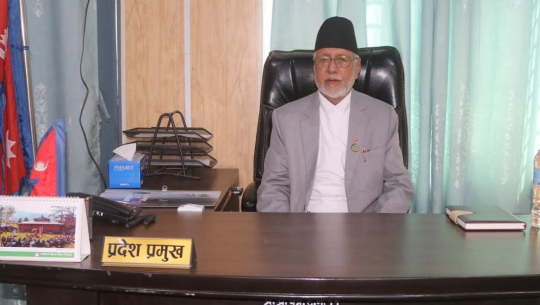 प्रदेश प्रमुख मियाँसमक्ष महालेखा परीक्षकको प्रतिवेदन पेस