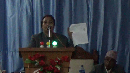 सुदूरपश्चिमको संसदमा भ्रष्टाचारको नमूना  देखाउँदै लेखा समितिकी सभापति बम