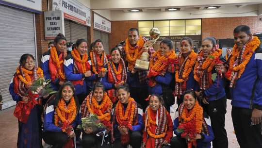 नेपाली भलिबल टोली स्वदेश फर्कियो, विमानस्थलमा भव्य स्वागत