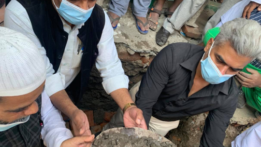 मस्जिद परिसर पुनः निर्माण 