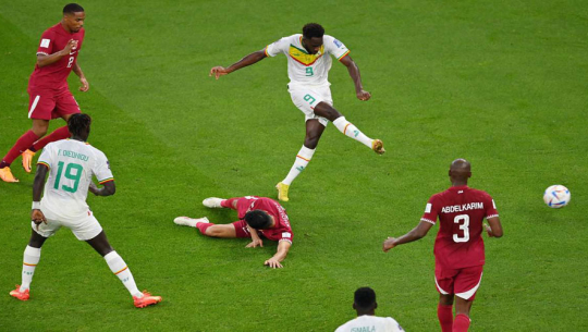 पहिलो हाफमा कतार १–० ले पछाडि