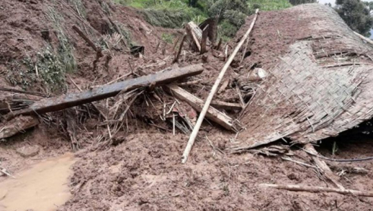 बझाङमा पहिरोले घर च्यापिँदा ४ बेपत्ता
