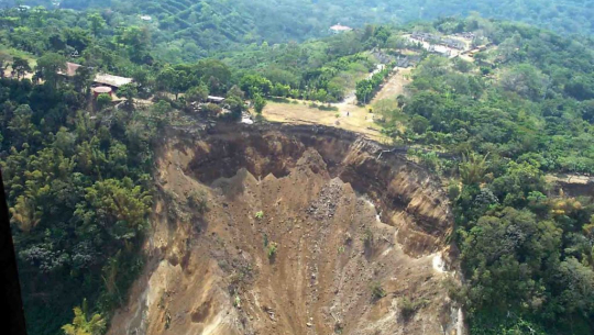 बाजुरामा सुक्खा पहिरो, डेढ सय परिवार उच्च जोखिममा