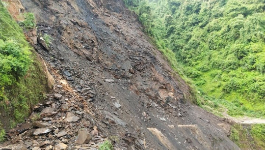 पहिरोमा परी दार्चुलामा एक बालक बेपत्ता