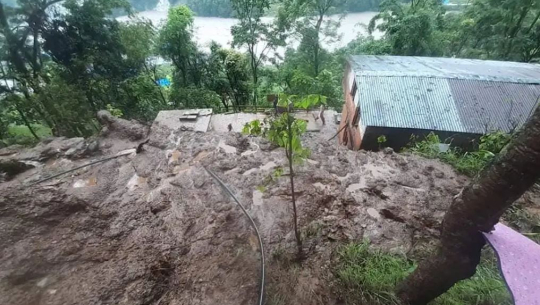 अछाममा पहिरोको वितण्डाः पुरिएका १२ जनाको शव फेला 