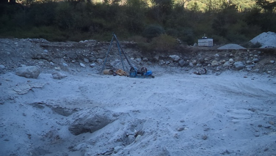 पहाडमा पुल डिजायनमै त्रुटि हुदाँ काम प्रभावित