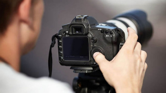 बाजुरामा फोटो खिच्ने क्रममा लडेर घाइते भएका पत्रकारको उद्धार हुन सकेन