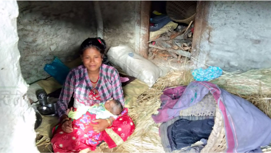 बाजुरामा सुत्केरी भएका बेला शिशु सहित गोठमा बस्नुपर्ने महिलाको बाध्यता