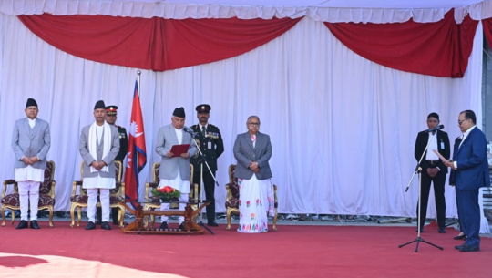 मधेश प्रदेशका नवनियुक्त प्रदेश प्रमुख लाभले गरे सपथ ग्रहण  