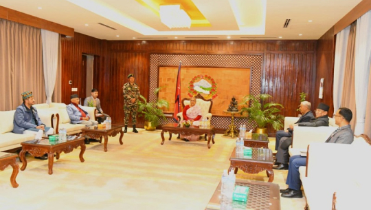 प्रधानमन्त्री कार्की  प्रमुख तीन दलका शीर्ष नेतासँग चुनाव तयारी र राजनीतिक वातावरणबारे छलफलमा