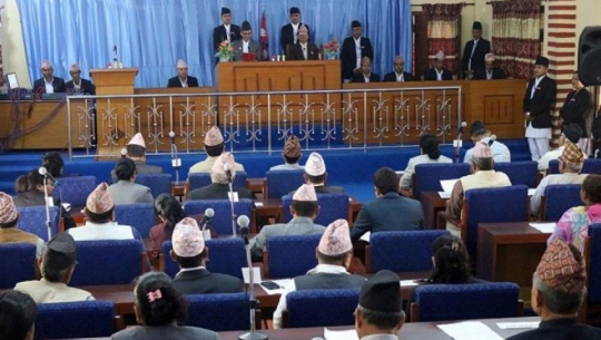 सुदूरपश्चिम सरकारले कार्यकर्ता खुसी पार्न टुक्रे–टाक्रे योजना बनाएको सत्तापक्षकै सांसदको आरोप