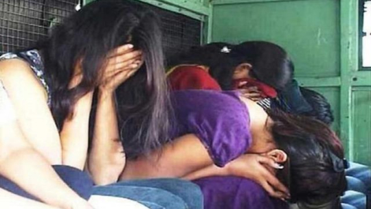 २२ रुपैयाँका लागि किशोरीले बेच्छन् शरीर !