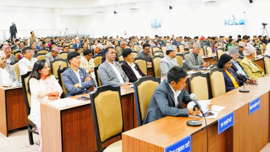 सीमासम्बन्धी अभिव्यक्ति सच्याउन सांसदहरुको माग